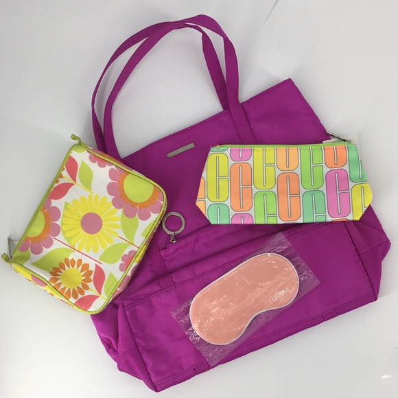 Clinique Handbags - 🆕 Clinique Set